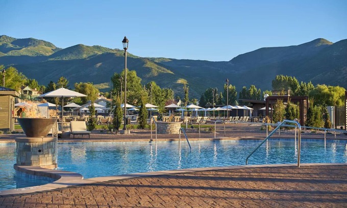 Midway Hotel | Amazing Outdoors! Modern unit w/Resort access - Your Serene escape awaits!