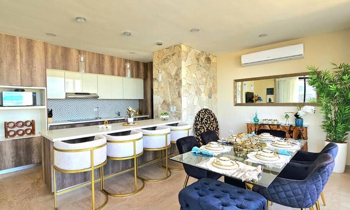 Centro Apartment | Stellar Penthouse with Panoramic Views in Pedregal