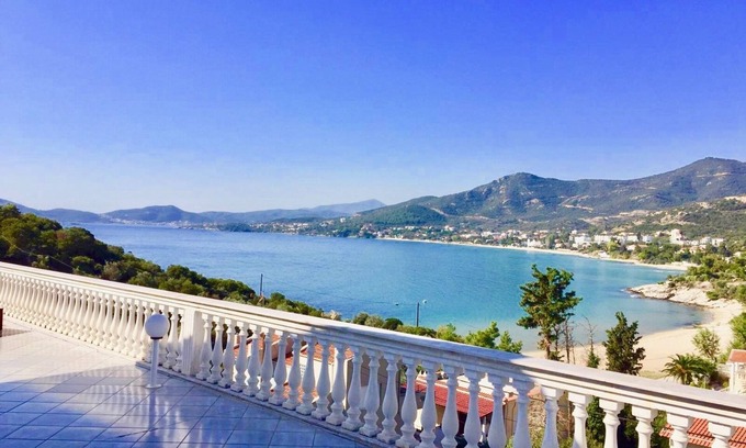 Palaio Tsifliki Apartment | Unforgettable Oceanfront Stay with Amazing Panoramic Views