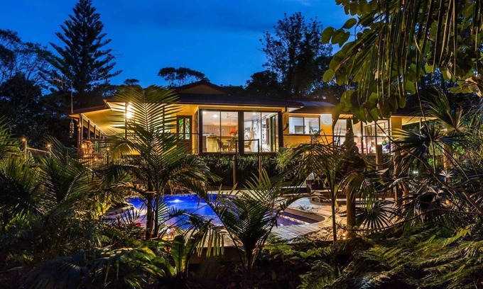 Diamond Beach House | Inviting Pet Friendly Beach Retreat with Pool and Firepit
