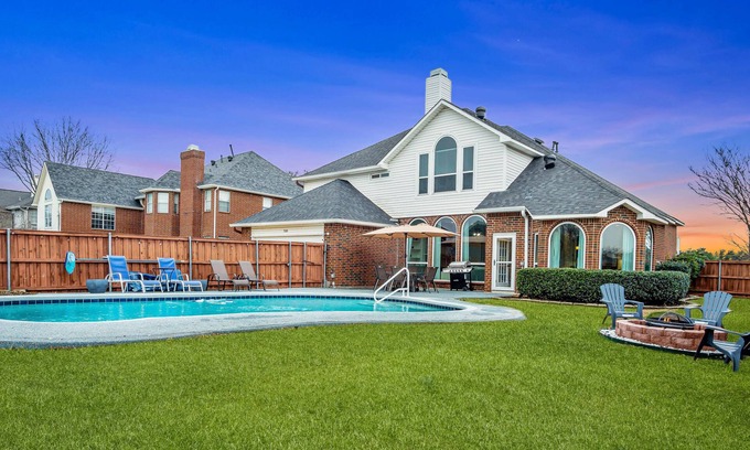 Rowlett House | Inviting Pool Home Perfect for Family Getaways by the Lake