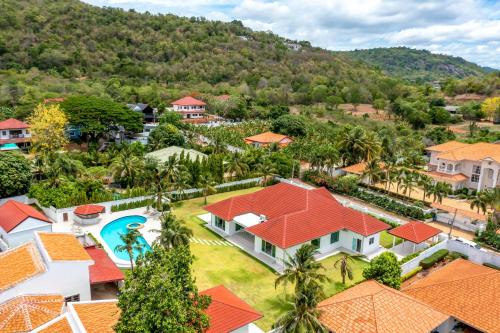 Khao Tao Villa | Elegant 6 Bedroom Pool Villa ED60 - Family Friendly Retreat