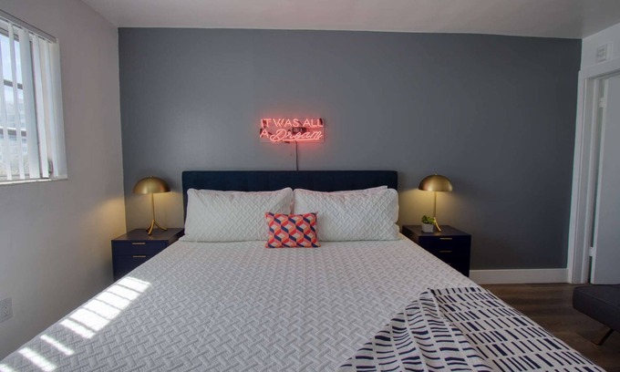 Midtown Condo | Renovated One Bedroom with Free Parking & Pool Access