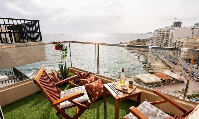 Madliena Apartment | Amazing Seafront Duplex Apartment Sliema