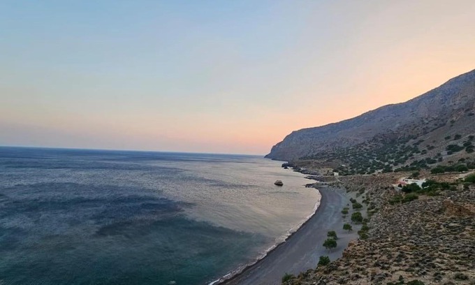 Archanes-Asterousia Apartment | Seafront Retreat with Private Beach and Ocean Views