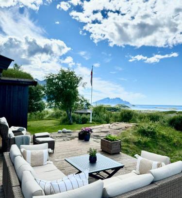 Bodo House | Inviting Oceanview Lodge with Private Beach Access