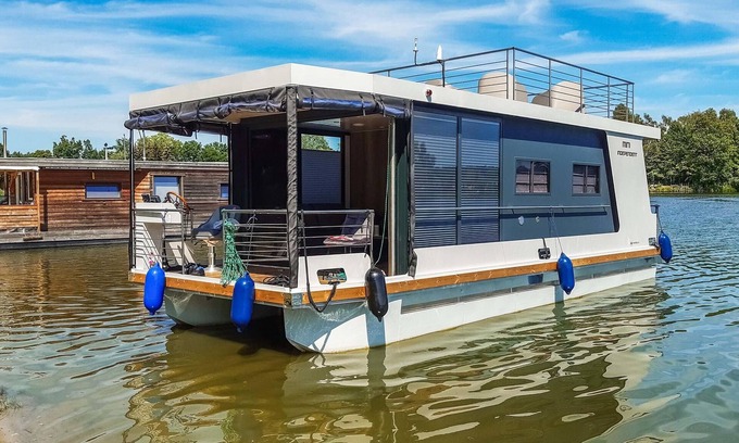Havelsee Boat Rental | Tranquil River Camping: Embrace Nature with Ocean Views