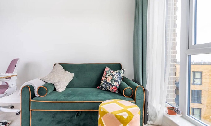 White Hart Lane Apartment | Modern Skyline Deluxe Flat Near Alexandra Palace & Stadium