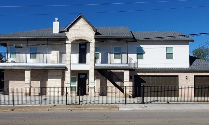 Como House | Ideal Home for Large Groups - Rated 9.8/10, Family-Friendly!