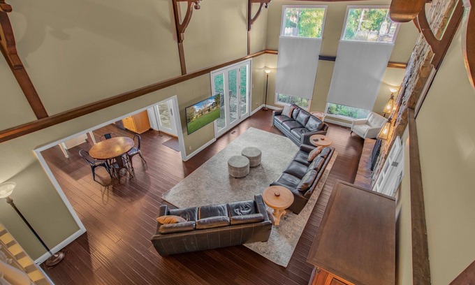Pike House | Spacious Ocean View Home with Private Pool & Breakfast