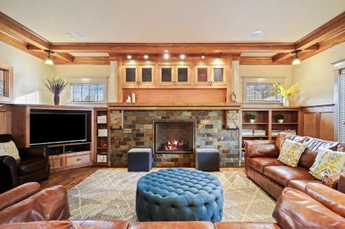 River Terrace House | Amazing Steps to Downtown and River Gorgeous Newer AC 4222