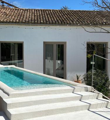 Paterna Apartment | Inviting Suite Near the Fair for Family Getaways