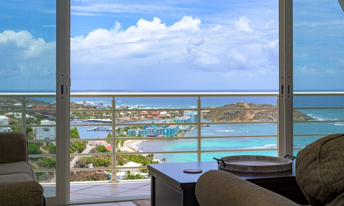 Dawn Beach Estates Condo | AMAZING TOP FLOOR CORNER UNIT WITH WOW VIEW STEPS TO POOL & STUNNING DAWN BEACH