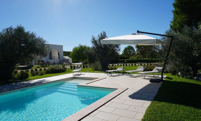Sanarica Villa | Amazing twin bedroom apartment in a villa with swimming pool -10 beds available
