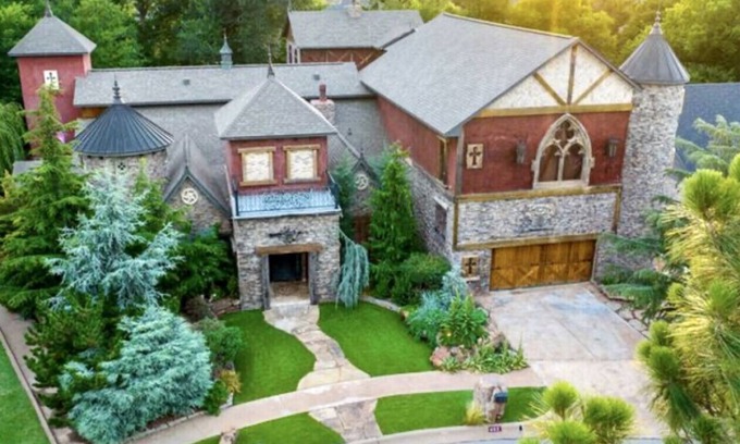 Norman House | Unique Castle Retreat: Scarlet Manor with Pool & Spa