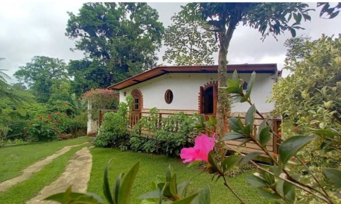 Cambita Garabitos Cottage | Amazing View to the Mountains, Wifi, Pet Friendly, @drvacationsrental