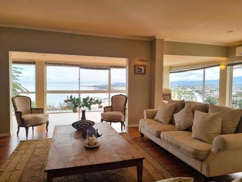 Gordons Bay Central Villa | Amazing View Villa, Sleeps 9