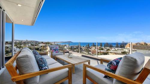 Wamberal House | Unforgettable Views Just Minutes from the Beach