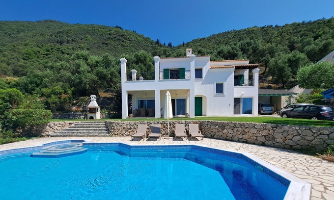 Ipsos Villa | Amazing views from this very well located villa