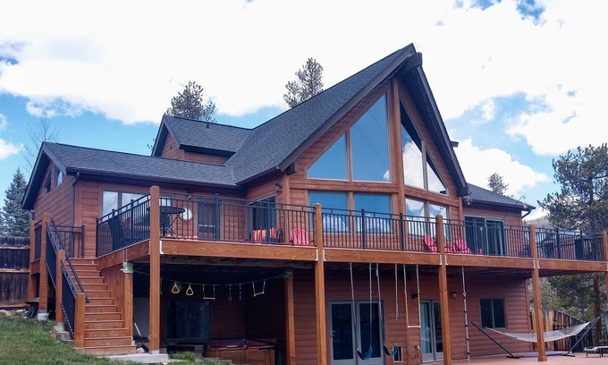 Dillon House | Inviting Mountain Lake Chalet Steps from Amphitheater & Marina