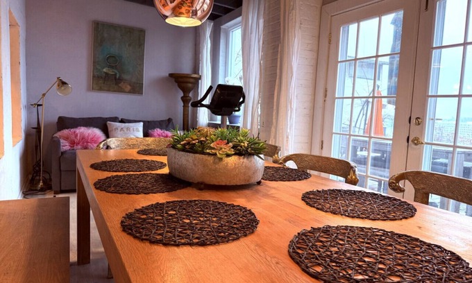 Union City Apartment | Stunning NYC Views with Pet-Friendly Amenities Near City