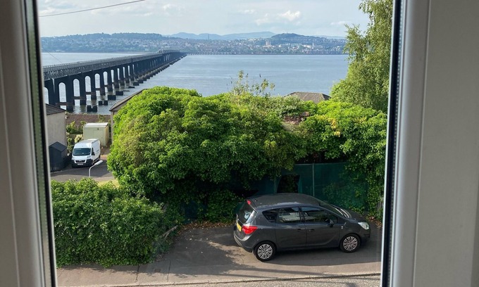 Wormit Apartment | Scenic River Tay Views, Pet Friendly & Near St Andrews