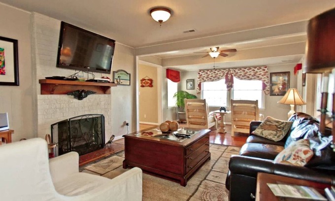 Bellamy House | Scenic Waterfront Getaway with Lake View & Family Amenities