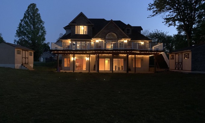 Edgewood House | Top-Rated Waterfront Escape with Family-Friendly Amenities
