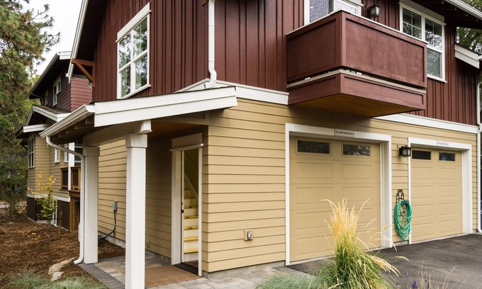 River West Apartment | Pet-Friendly West Side Retreat - Walk Anywhere, Guest Rated 10/10
