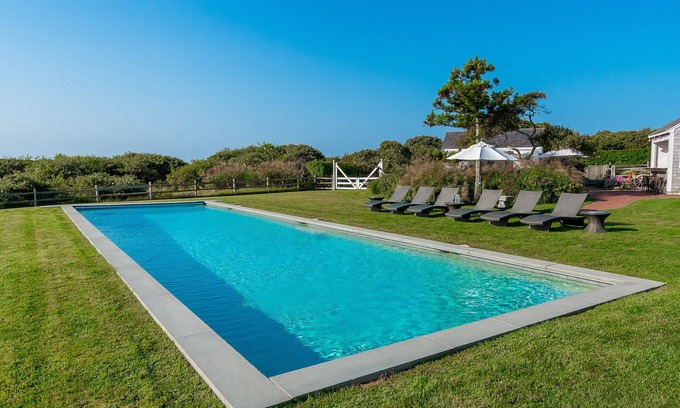 Madequecham House | Gorgeous Private Pool & Tennis Near Beach with Ocean Views