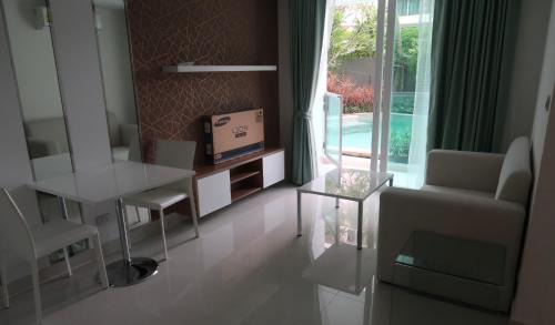 South Pattaya Apartment | Amazon Residence Pool Villa by J&E
