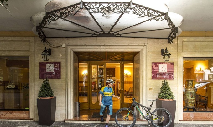 Fiuggi Hotel | Ambasciatori Place Hotel: 4-Star Escape with Spa & Pool