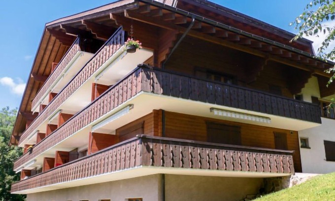 Villars-sur-Ollon Apartment | Lake View Retreat: Ambassadeur 15 with Spa & Breakfast