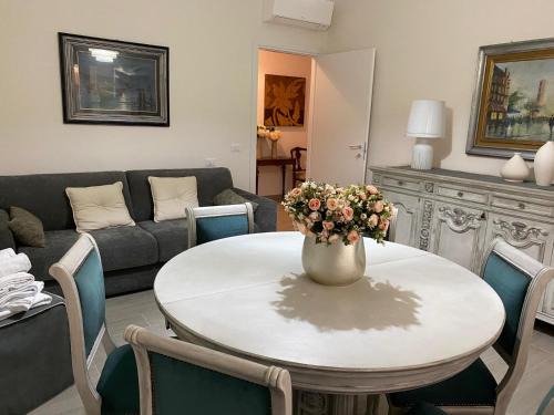 Zona LIII Tomba di Nerone Apartment | Amber Apartment: Family-Friendly Haven with Top Reviews