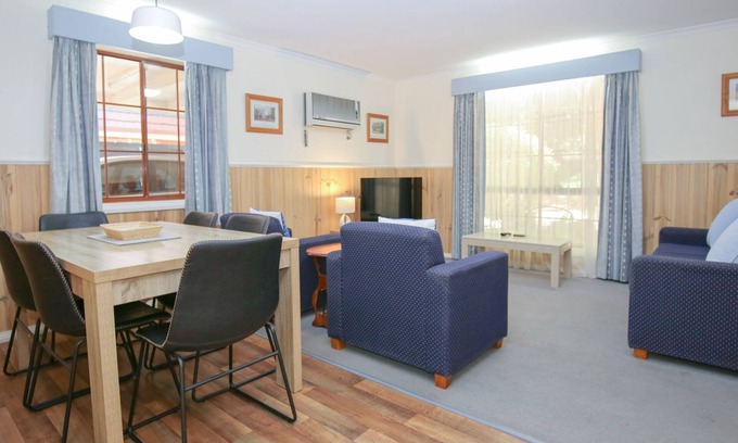 Bright Cottage | AMBER COTTAGE: Bright Stay with Pool & Ocean View