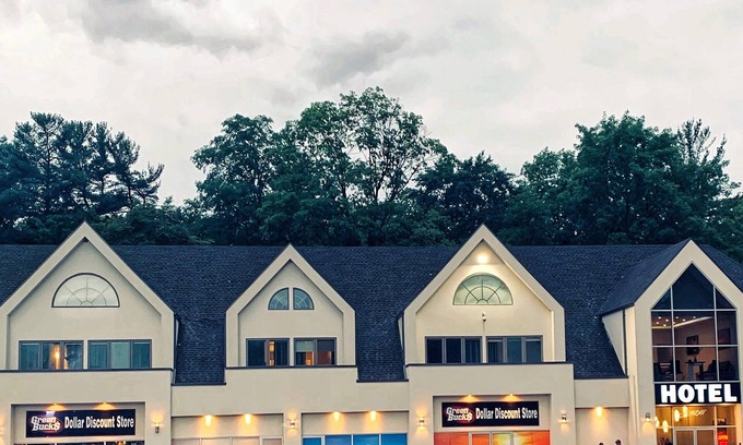 Grand Bend Hotel | Amber Hotel: Family-Friendly Stay with Breakfast Included