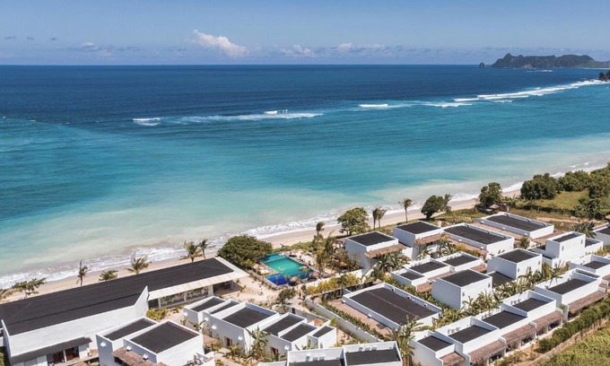 Selong Belanak Resort | Relax at Amber Lombok Beach Resort with Oceanfront Views