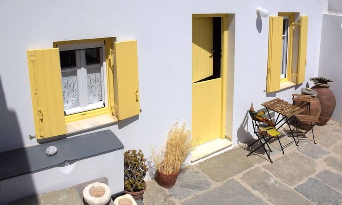 Panormos Apartment | Discover Amberi in Panormos, Tinos: Family-Friendly Retreat