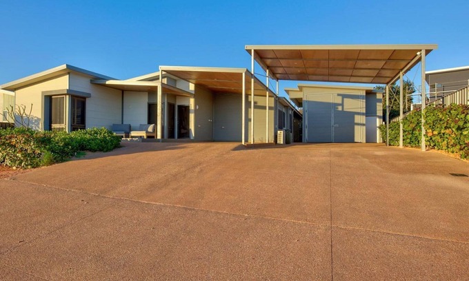 Exmouth House | Amberjack: A Paradise for Outdoor Enthusiasts and Families