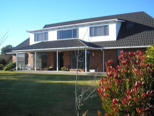 Hokitika Bed & Breakfast | Discover Amberlea B&B: 5-Star Stay with Family-Friendly Amenities