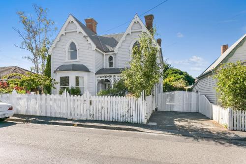 Hobart Central Business District House | Amberley: 4-Star Haven with Breakfast & Family-Friendly Vibes