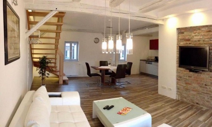 Old Town Apartment | Unforgettable Stay at Ambiente - Top Rated 8.4/10