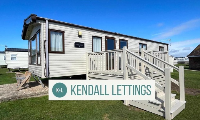 Selsey House | Pet-Friendly Amble Retreat at Seal Bay Resort Awaits You