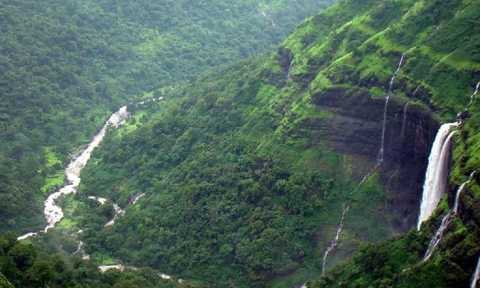 Sawantwadi Resort | River View Retreat at Amboli Hotel with Breakfast Included