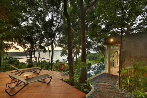 Pantai Tengah Villa | Indulge at Ambong Pool Villas with Private Pools and Spa