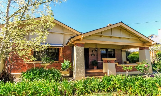 Tanunda House | Ambrosia Vacation Home: Family-Friendly Oasis with Spa & Pool