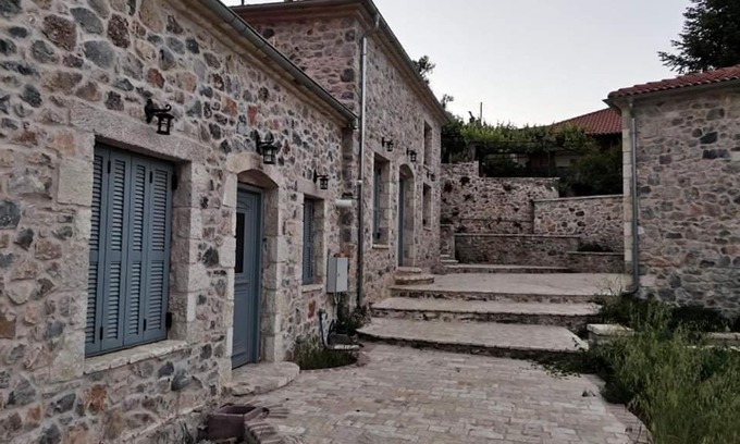 Levidhion House | Family-Friendly Stay at AMELIE - Guest Rated 9.8/10