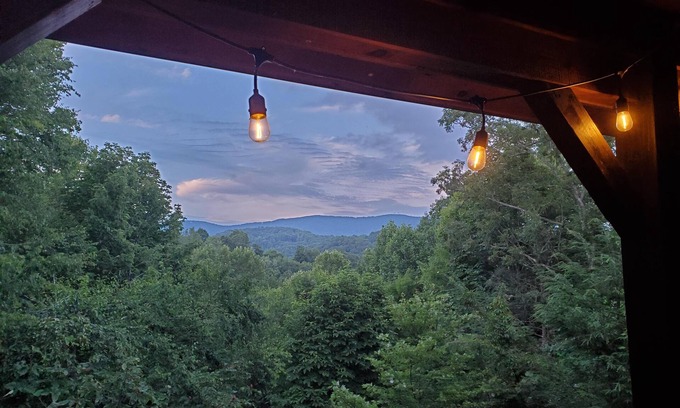 Boone Cabin | Experience Amen Corner: Pet Friendly with Hot Tub & Mountain Views