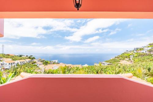 Ponta do Sol House | Amendoeira Residence by Homie