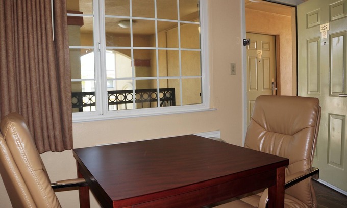 Yuba City Hotel | Family-Friendly Stay at America's Deluxe Inn with Breakfast